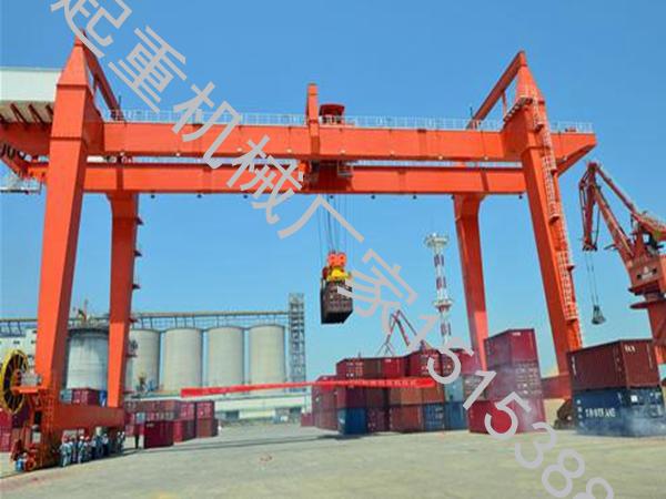 集裝箱門式起重機(jī)